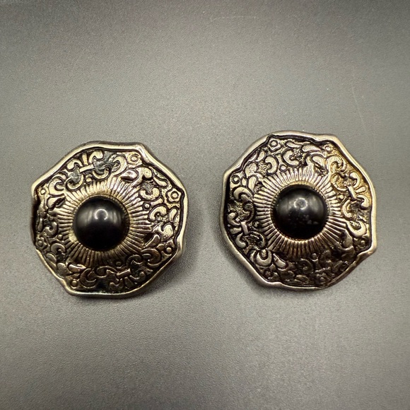 Vintage Clip On Earrings Silver Tone w/Black Center Textured Border - Picture 2 of 4